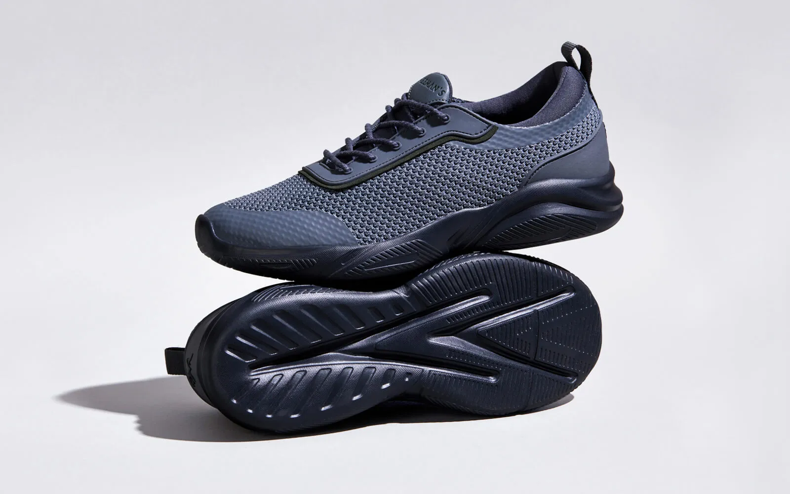 Max Hybrid Sneakers