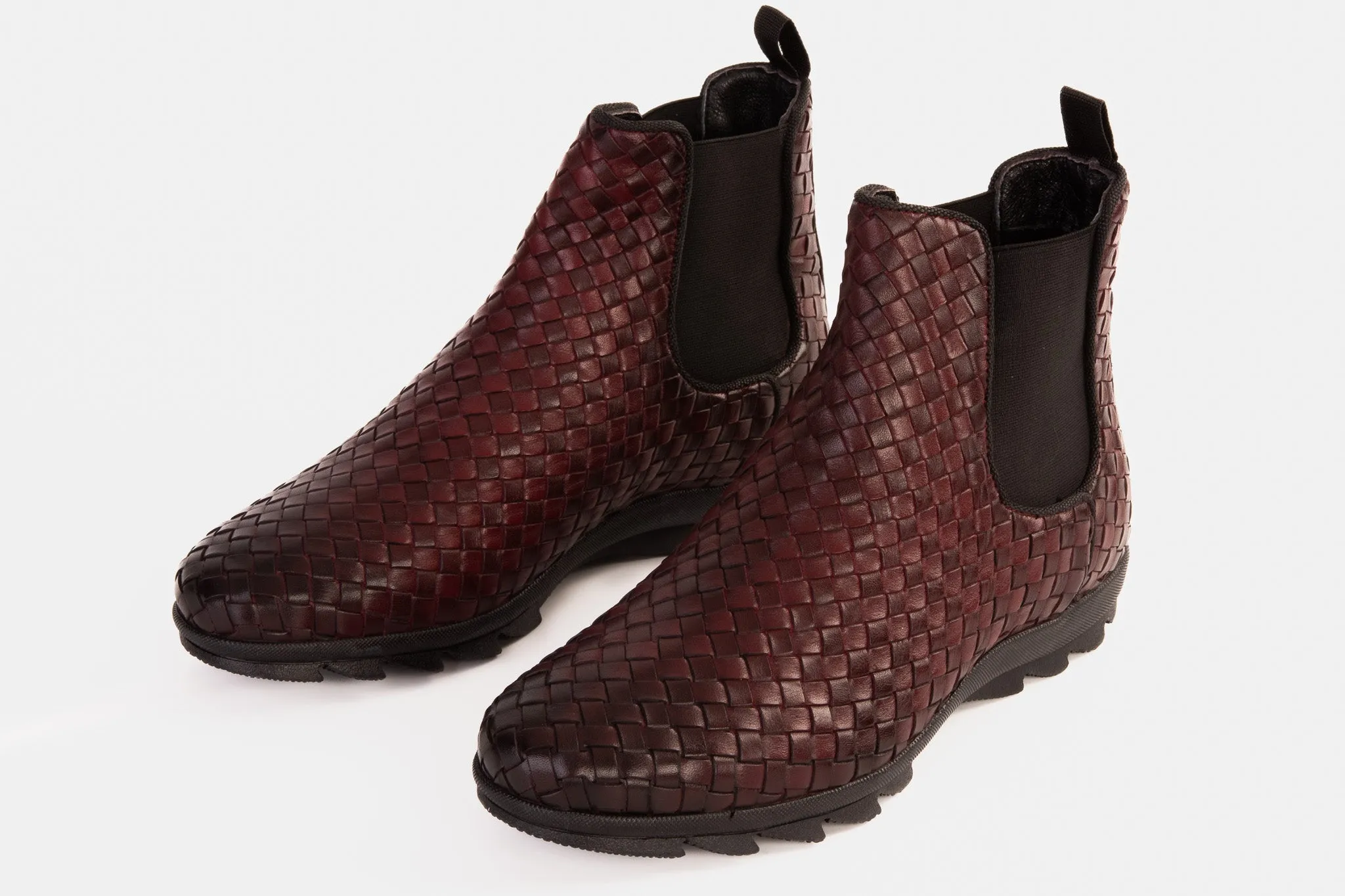 The Luxpre Burgundy Leather Handwoven Casual Chelsea Men Boot