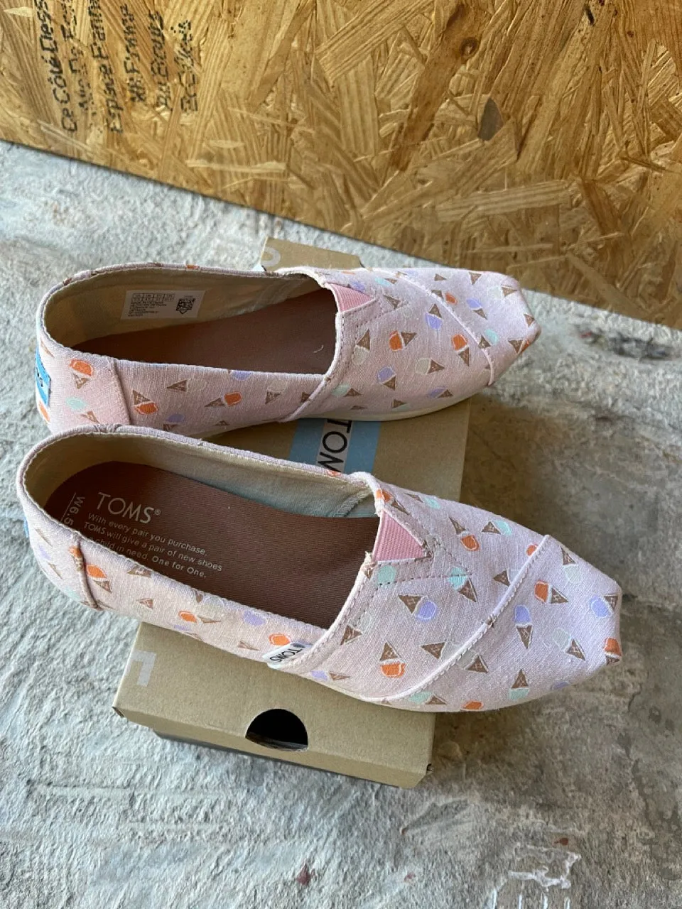 Toms Women Classic Blossom Ice Cream Cones shoes