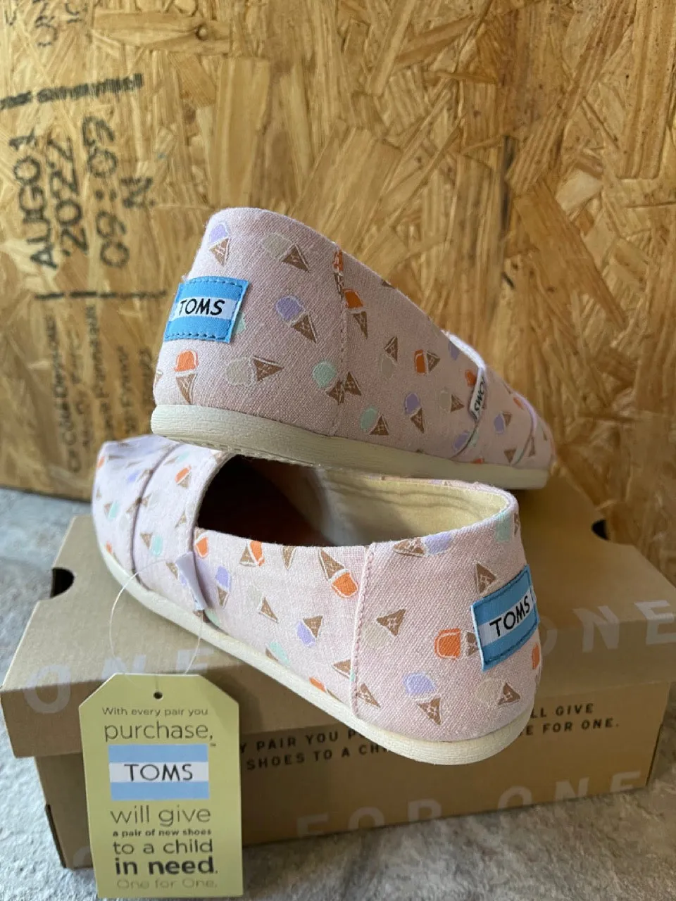 Toms Women Classic Blossom Ice Cream Cones shoes