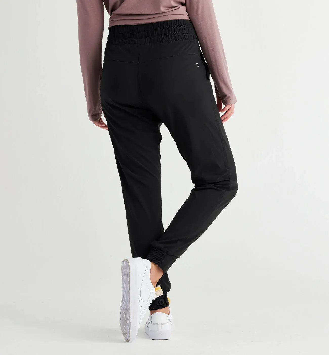 Women's Pull-On Breeze Jogger - Black